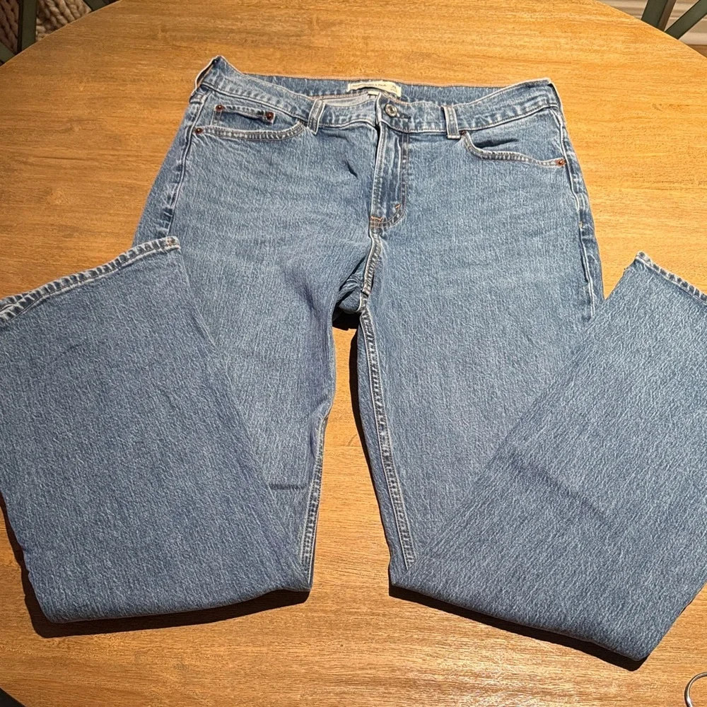 Abercrombie & Fitch Curve Love Bootcut Jean – 29 Short – Mid Rise - Picture 3 of 8